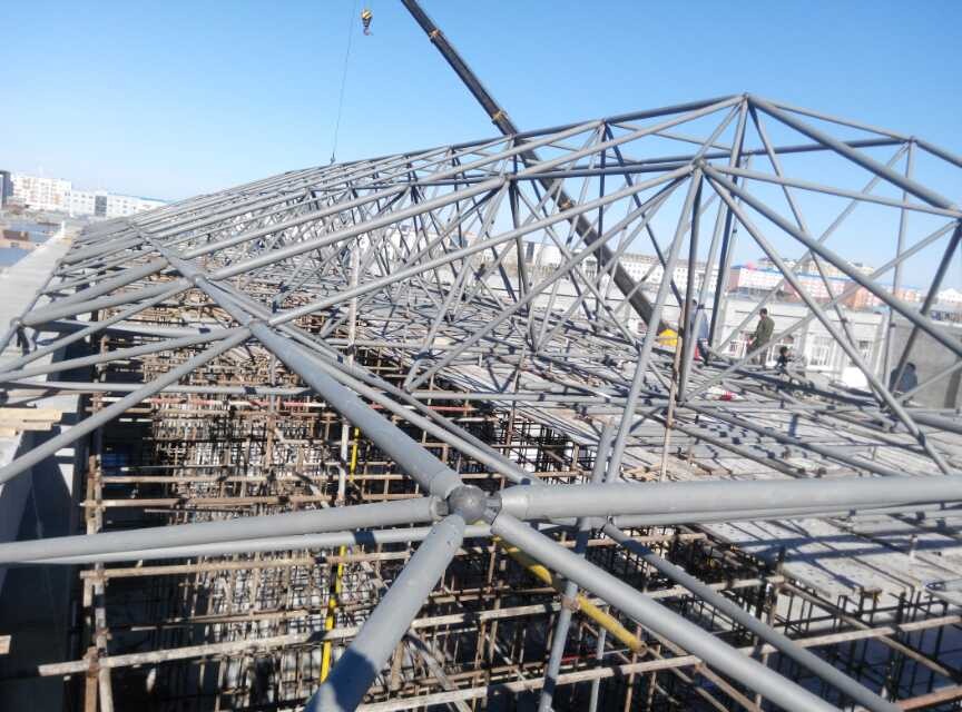 克拉玛依商贸城屋顶网架工程